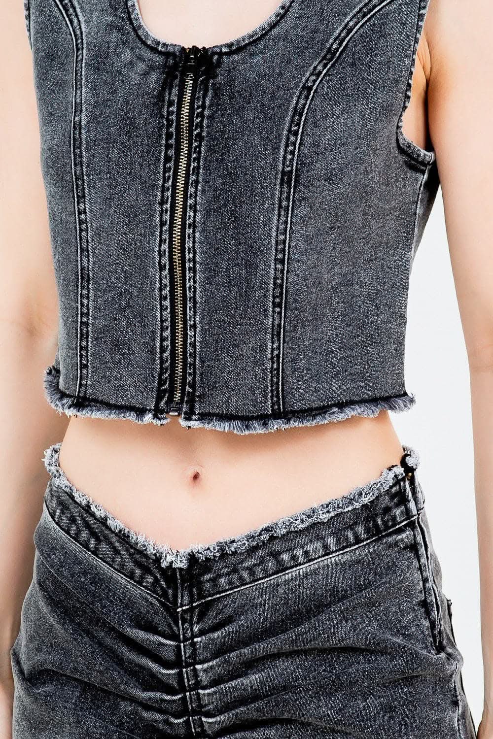 Trendy cropped denim vest with raw hem - Love Salve